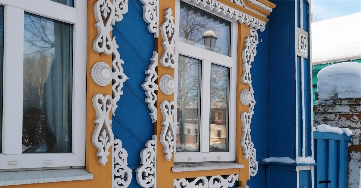 Традиционные ремесла и мастерское развитие в художественной резьбе