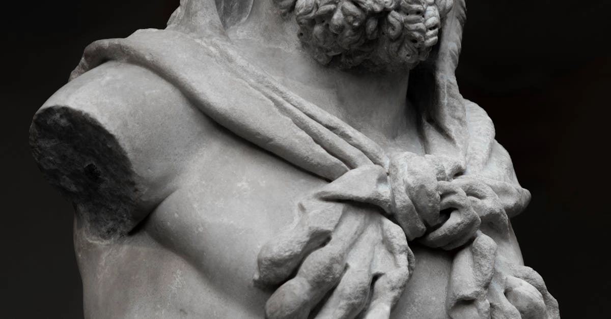 Мифологические образы в художественной резьбе и декоративном творчестве